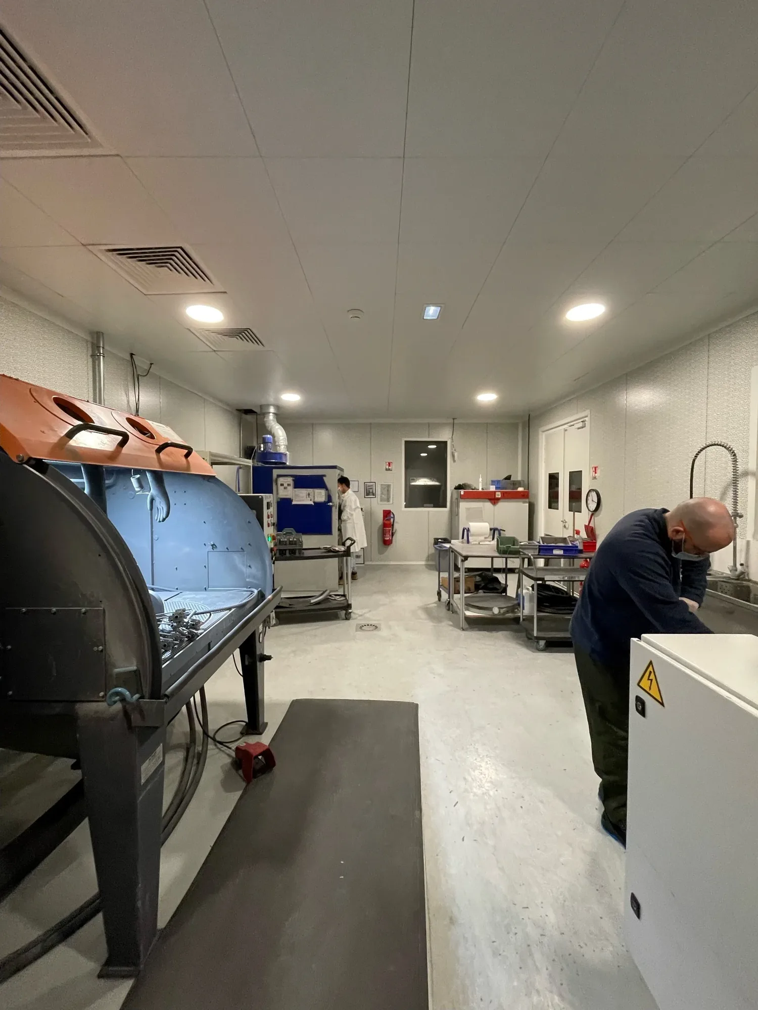 Maintenance d'une salle blanche en environnement contrôlé