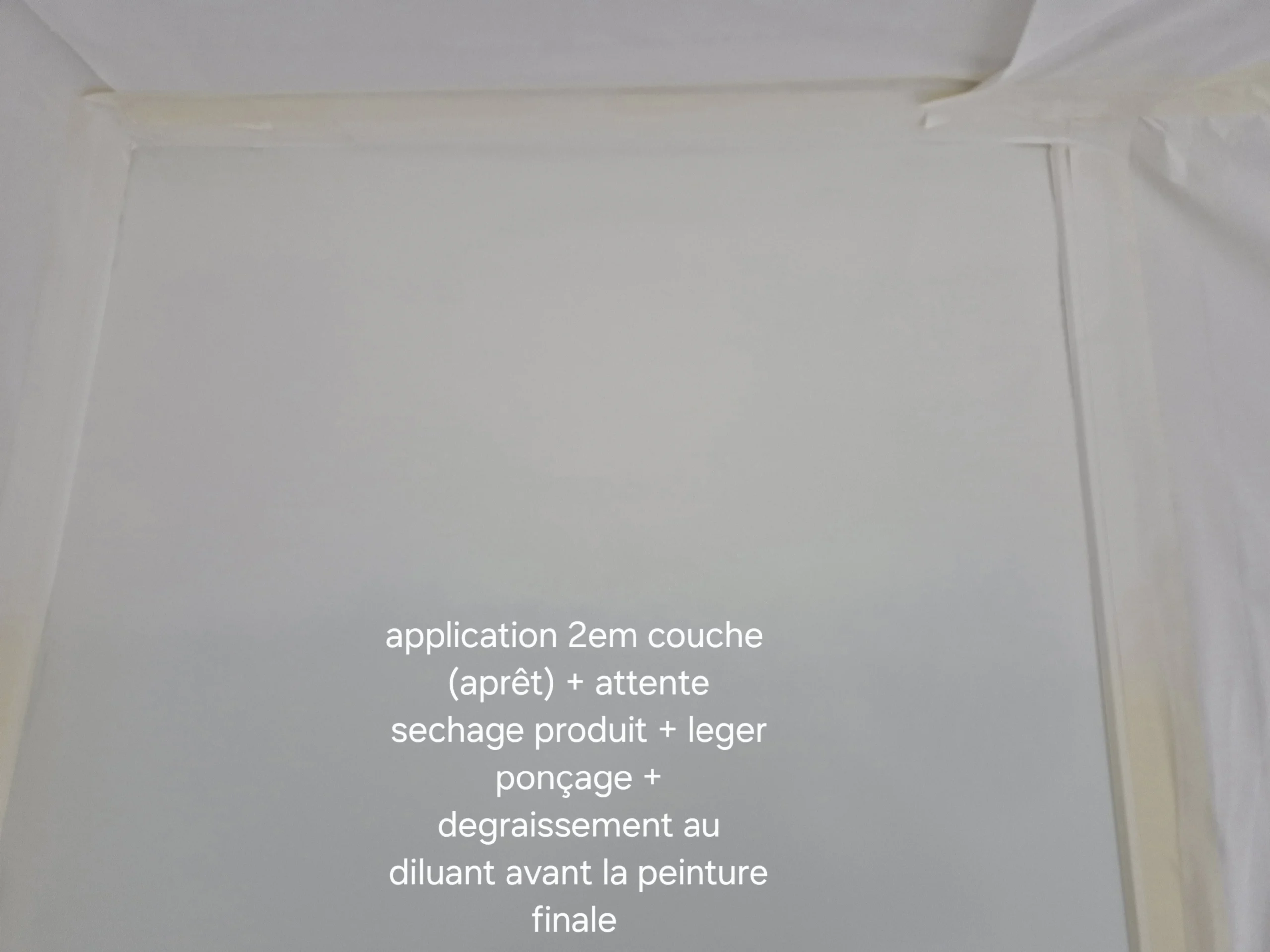 Deuxième couche d’apprêt et dégraissage au diluant avant peinture